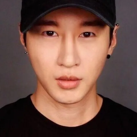 TikTok profile photo of Zach Choi (@thezachchoi)